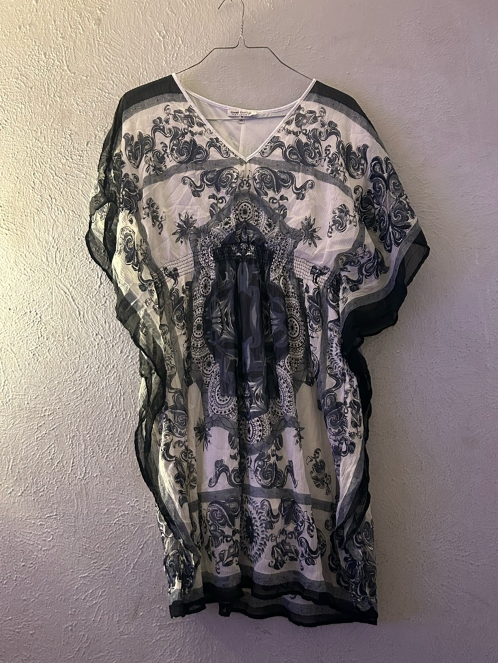 Speed Control Black and White Sheer Baroque V-Neck Tunic